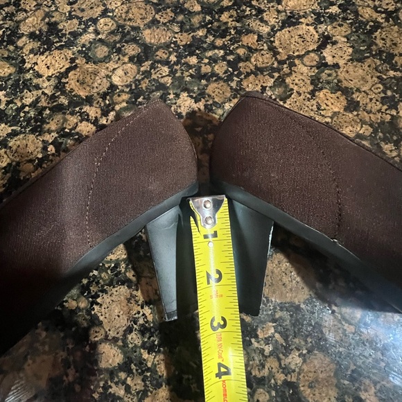 CHARLESTON SHOE CO Brown Heels with Block Heel and Embellishment - Picture 12 of 13